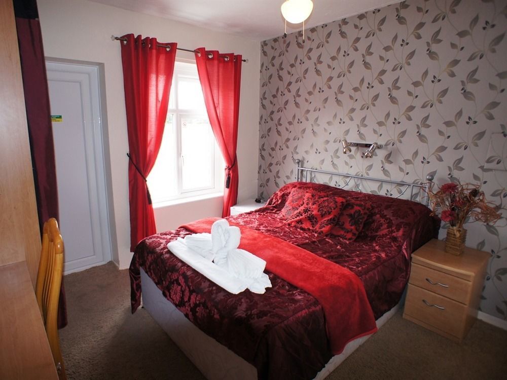 The Eastleigh Hotel Скегнес Екстериор снимка